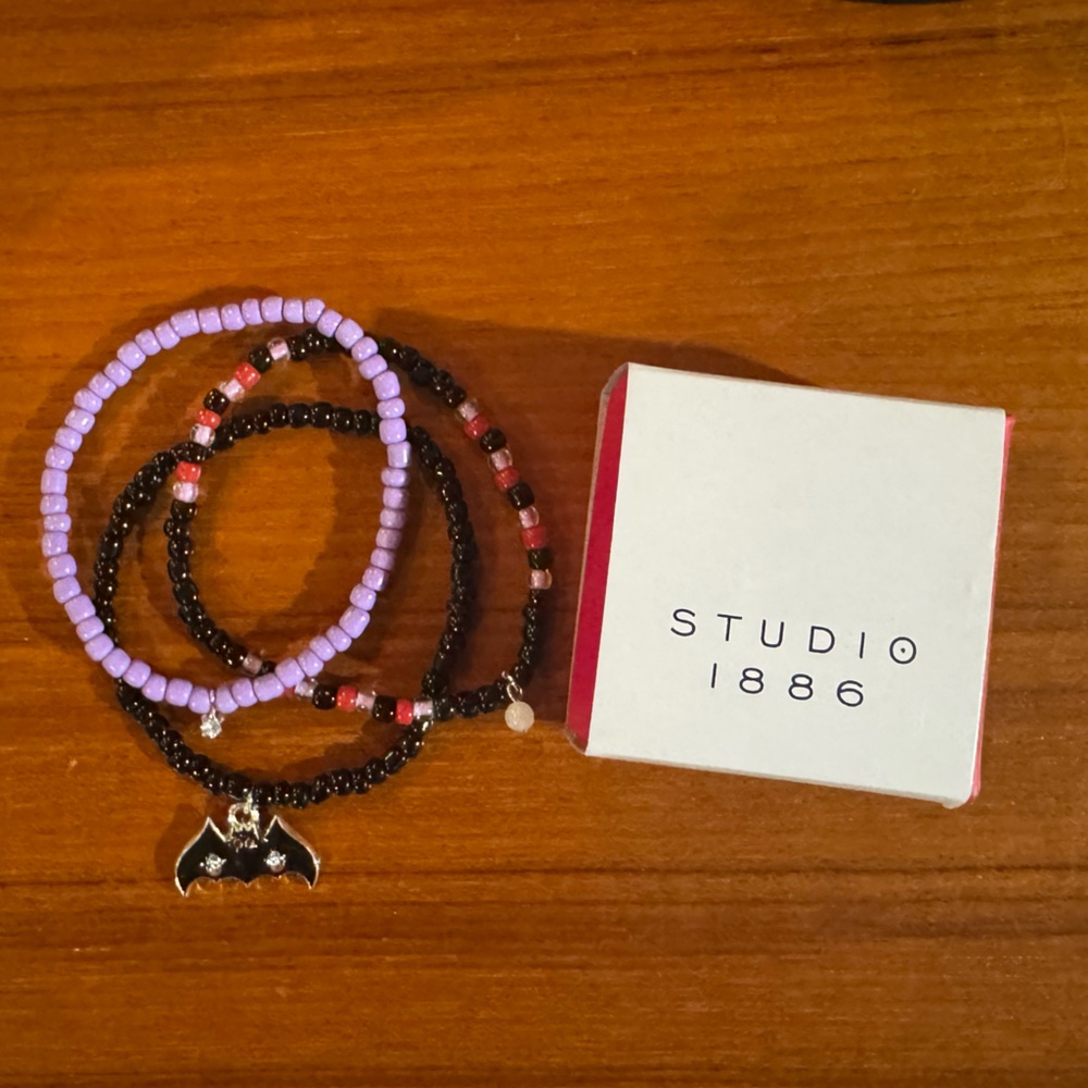 Avon Studio 1886 Spooky Fun Bat Bracelet Set—Brand New! 3 Halloween Bracelets